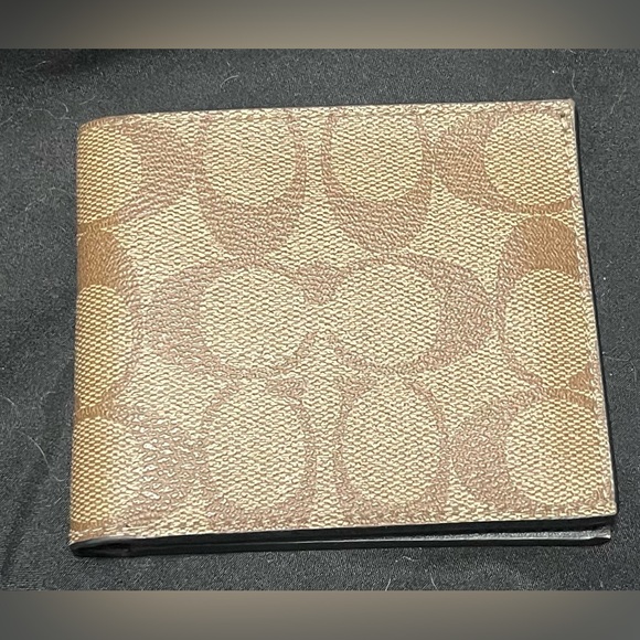 Coach wallet - Picture 1 of 4
